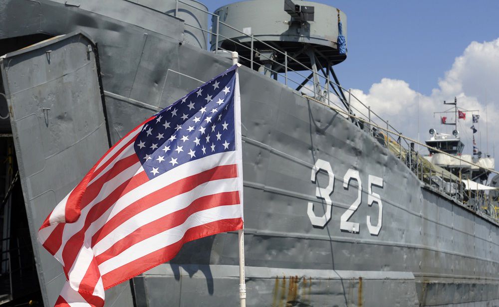 LST-325 Visits Decatur